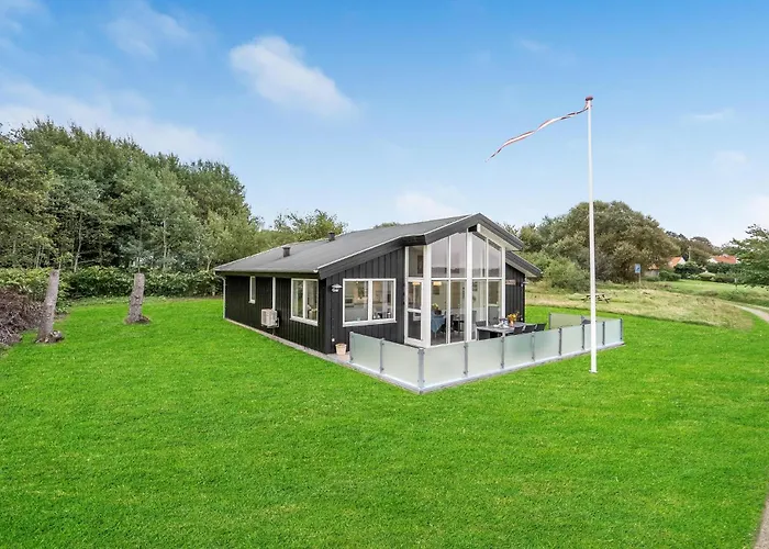 Three-bedroom In Skals