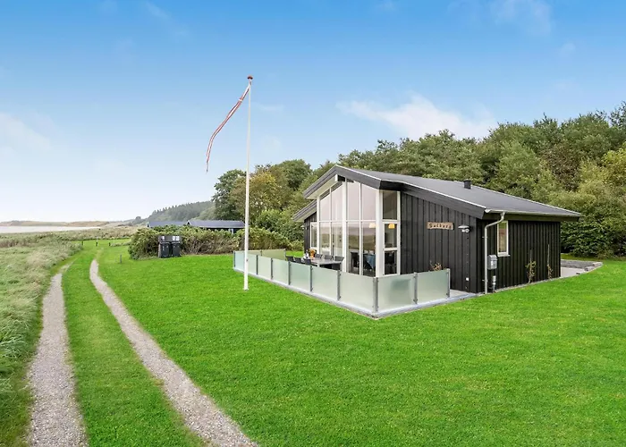 Three-bedroom In * Skals